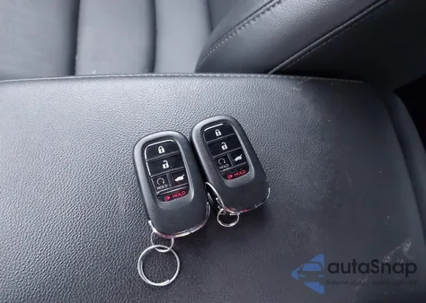 2024 Honda Civic Sport Touring z USA, uszkodzony, nr VIN 19XFL1H81RE008937